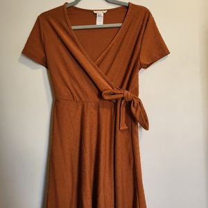 Size L Pair of Spring Dresses